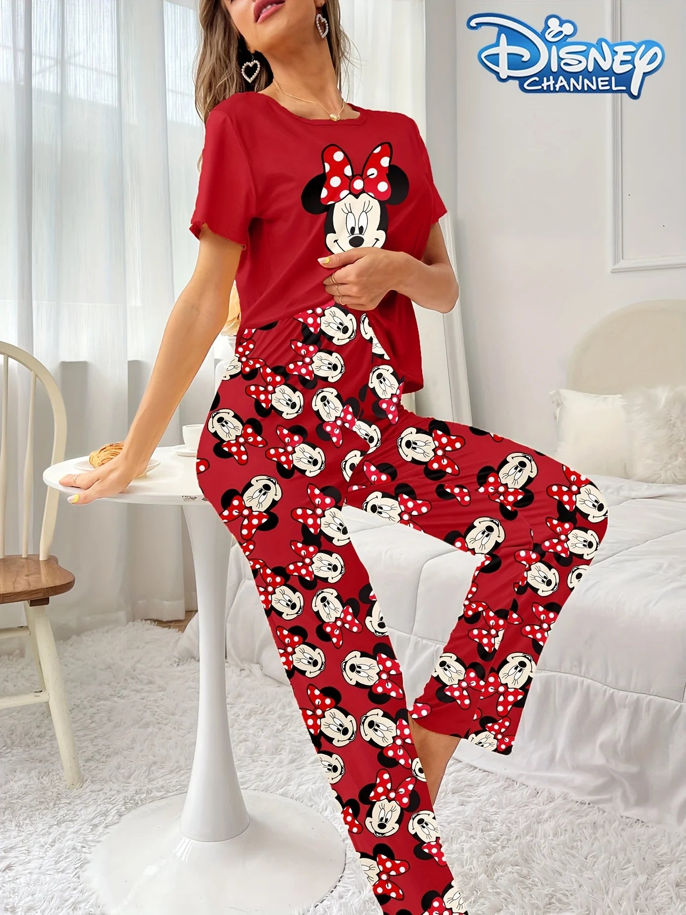 Women's pajama set with cute Disney Minnie prints, short-sleeved top and pants, comfortable for home or outdoor wear